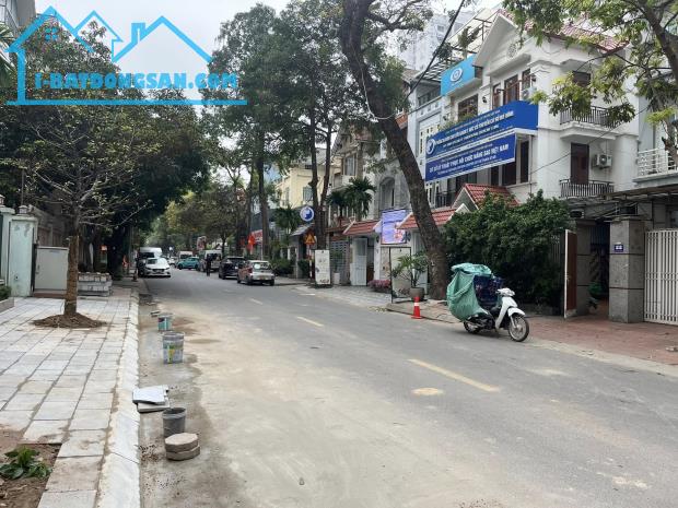 Biệt Thự 200m2 4 Tầng P.Trần Văn Cẩn Mỹ Đình 2 Mt10m Vỉa Hè Kinh Doanh 3 Thoáng Đông Khách