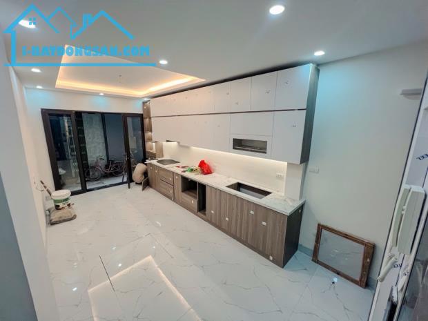BÁN NHÀ ĐẸP MỚI TINH – HOÀNG MAI, HOÀNG VĂN THỤ – THANG MÁY – 3 BƯỚC RA PHỐ  Giá: 7,6 tỷ –