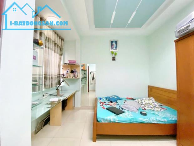 NGAY LÊ TRỌNG TẤN TÂY THẠNH TÂN PHÚ - NHÀ HẺM XE TẢI THÔNG - 61M2 (5x12.4) - CHỈ HƠN 5 TỶ - 2