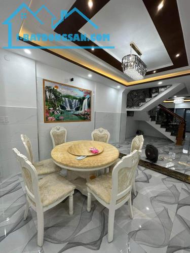SÁT MT! Bán Nhà 4 Tầng Cực Đẹp Huỳnh Văn Bánh, 48m2, 7 Tỷ TL