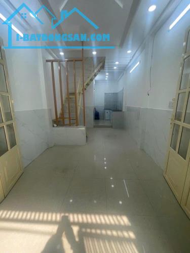 Bán gấp nhà hẻm 4m Nguyễn Văn Cừ Quận 5 giá tốt - 1