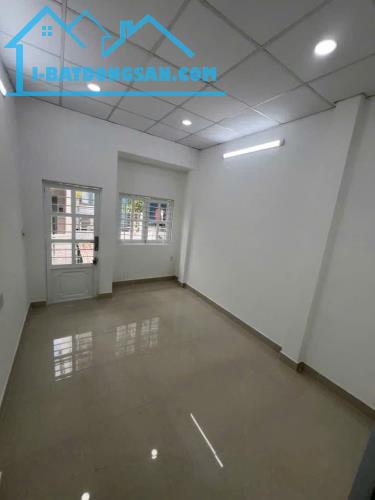 Bán gấp nhà hẻm 4m Nguyễn Văn Cừ Quận 5 giá tốt - 2