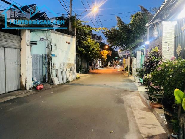 "Bán đất tặng  Nhà - Đường Số 2- Tăng Nhơn Phú B-  Quận 9 .Giá nhỉnh : 6.x tỷ (TL).Diện tí - 3