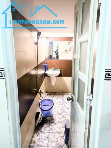 "Bán đất tặng  Nhà - Đường Số 5 -  Tăng Nhơn Phú B -  Quận 9 . Giá nhỉnh :11 tỷ (TL).Diện