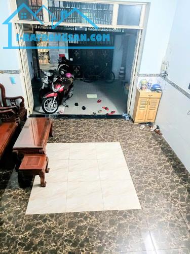"Bán đất tặng  Nhà - Đường Số 5 -  Tăng Nhơn Phú B -  Quận 9 . Giá nhỉnh :11 tỷ (TL).Diện - 1