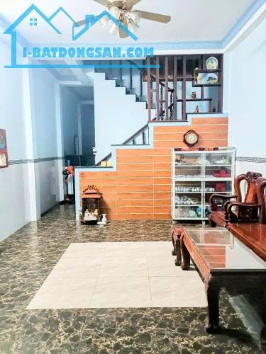 "Bán đất tặng  Nhà - Đường Số 5 -  Tăng Nhơn Phú B -  Quận 9 . Giá nhỉnh :11 tỷ (TL).Diện - 4