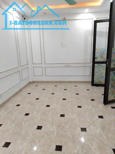 Cho thuê nhà riêng ngõ 521 Trương Định 5 tầng x 35m2, 3 ngủ, 4 vệ sinh, 11 Triệu ở gđ, - 4