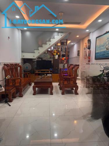 Bán Nhà Lê Văn Quới - Ngã Tư Bốn Xã - Bình Tân - Hẻm 6m - DT 56m2 - 2 Tấm Mới - Hơn 4 Tỉ - 2