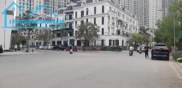 NHÀ MỚI GẦN PHỐ- LÔ GÓC- 6 TẦNG - NGÕ THÔNG, CẦU AM, 7.5tỷ. - 1