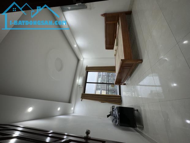 NHÀ MỚI GẦN PHỐ- LÔ GÓC- 6 TẦNG - NGÕ THÔNG, CẦU AM, 7.5tỷ. - 5