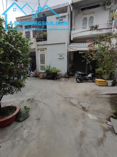 GIẢM CHÀO 200tr – Nhà Lô Góc 40m2 – 5m ra hẻm Ô TÔ – giá 4.9 tỷ