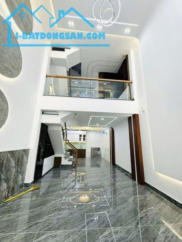 LÔ GÓC KHÔNG QUY HOẠCH KHÔNG LỘ GIỚI, 5 TẦNG, 8 X 9 , GIÁ 8 TỎI, HẺM Ô TÔ THÔNG - 3