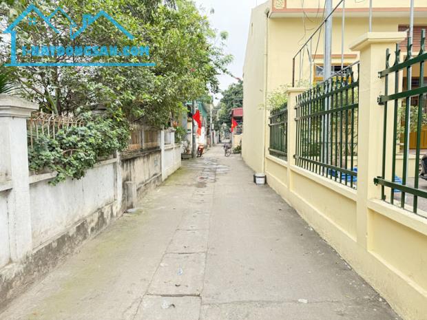 Cần tiền giá nào cũng bán 203m2 đất, khổ đẹp, không lỗi, ngay chợ và hồ Đổng Xuyên - 3