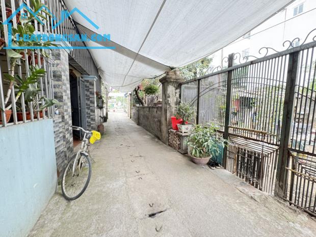 Cần tiền giá nào cũng bán 203m2 đất, khổ đẹp, không lỗi, ngay chợ và hồ Đổng Xuyên - 2