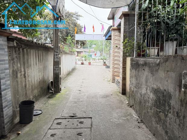 Cần tiền giá nào cũng bán 203m2 đất, khổ đẹp, không lỗi, ngay chợ và hồ Đổng Xuyên