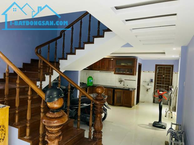 Bán nhà MT tại Lý Đạo Thành, 7 tỷ VND, 64 m2, 4PN + 3WC, hướng Đông Nam - 1