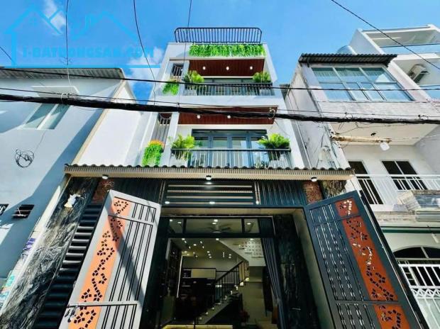 Kẹt tiền bán gấp nhà đường Hồ Xuân Hương, P.6, Quận 3 . Giá 3 tỷ 490. Còn Thương lượng.