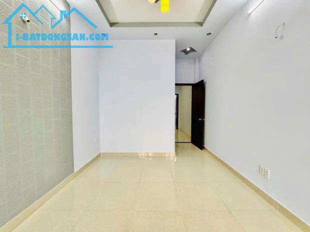 Cần tiền bán gấp căn nhà đường Ngô Gia Tự, P.9, Quận 5. Giá chỉ 2tỷ790 thương lượng. - 4