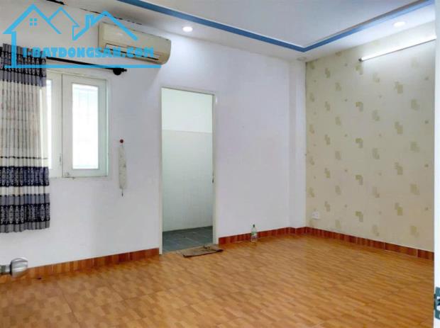 HIẾM CÓ - 2 MẶT HẺM XE HƠI THÔNG - 3 TẦNG 4PN 66 M2- NGAY CHỢ PHẠM VĂN BẠCH - NHÀ GA T3 - 4