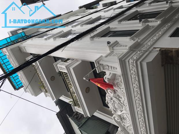 BÁN NHÀ MẶT PHỐ LA THÀNH ĐỐNG ĐA KINH DOANH ĐỈNH -40 M2-5 T - MT 5 M -12,9 TỶ