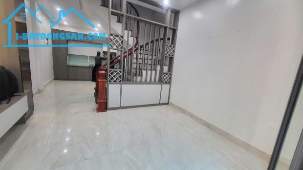 Cho thuê nhà ngõ Quan Nhân 4 tầng x 46m2, 4PN, 3WC, 16Triệu KD online, VP c.ty, ở gđ, nhóm