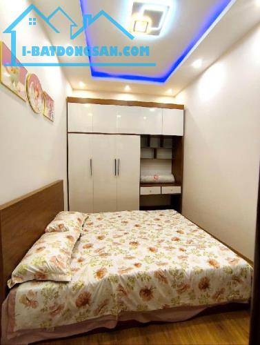Nhà HOÀNG VĂN THÁI- 8,6 tỷ- đất lành chim đậu -xách vali vào ở luôn. - 1