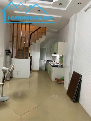 Cho thuê nhà ngõ phố Yên Hòa Cầu Giấy 30m x 5 tầng, giá 14tr/tháng