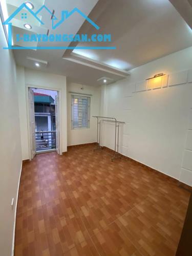 Cho thuê nhà ngõ phố Yên Hòa Cầu Giấy 30m x 5 tầng, giá 14tr/tháng - 1