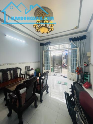 BÁN NHÀ 2 TẦNG, 130M2, NGÕ LÊ ĐÌNH CẨN, TÂN TẠO, BÌNH TÂN - GIÁ CHỈ 6.5 TỶ - SỔ HỒNG - 2
