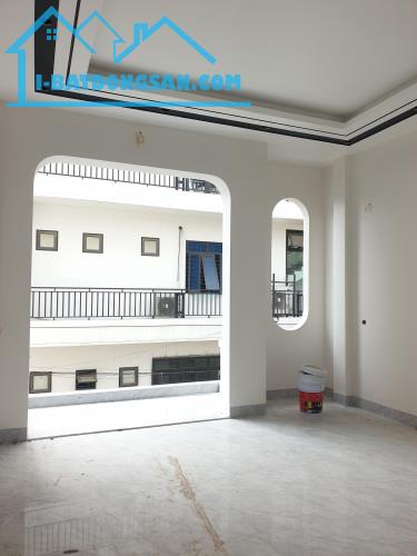 BÁN NHÀ 5.3 TỶ 4 TẦNG 62M2 CÓ GARA Ô TÔ VỊ TRÍ ĐẸP ĐÔ THỊ THỐNG NHẤT - 3