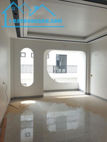 BÁN NHÀ 5.3 TỶ 4 TẦNG 62M2 CÓ GARA Ô TÔ VỊ TRÍ ĐẸP ĐÔ THỊ THỐNG NHẤT - 5