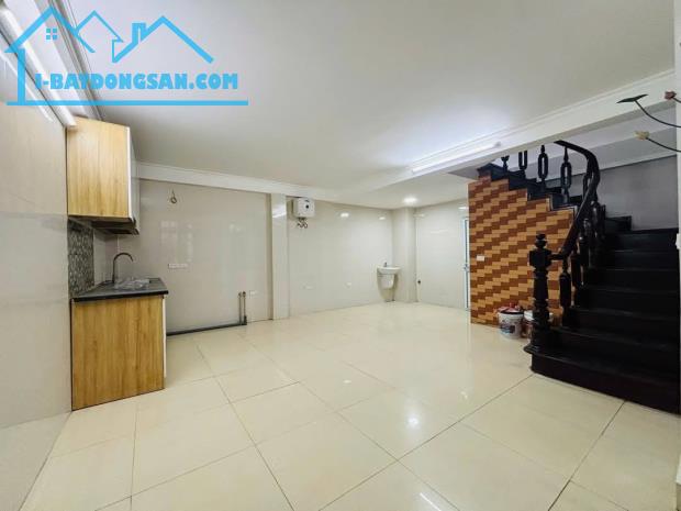 TÂY HỒ LỘNG GIÓ - KHU VỰC GIÁP DANH - BA ĐÌNH CẦU GIẤY - DIỆN TÍCH CỰC RỘNG - MẶT TIỀN - 1