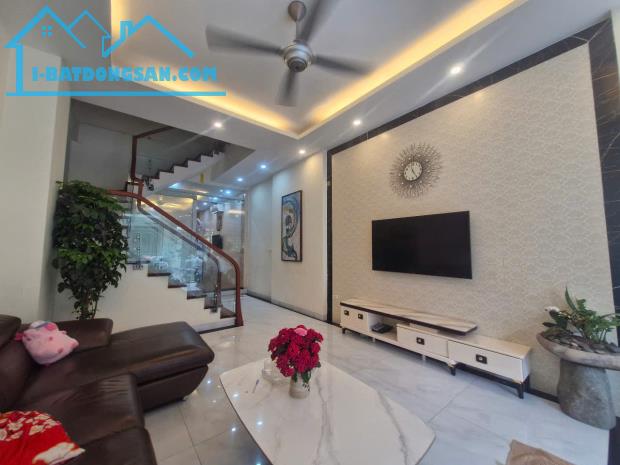 Bán nhà MẶT PHỐ Bùi Xương Trạch, THANH XUÂN – 70M² x 4 TẦNG, sau nhà là hồ - 23 tỷ. - 2