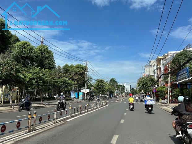 Nhà phố 5 lầu ngang 5m hẻm 380 Nguyễn Văn Khối DTSD 170m2 tặng NT gần CV chỉ 7 tỷ xíu. - 4