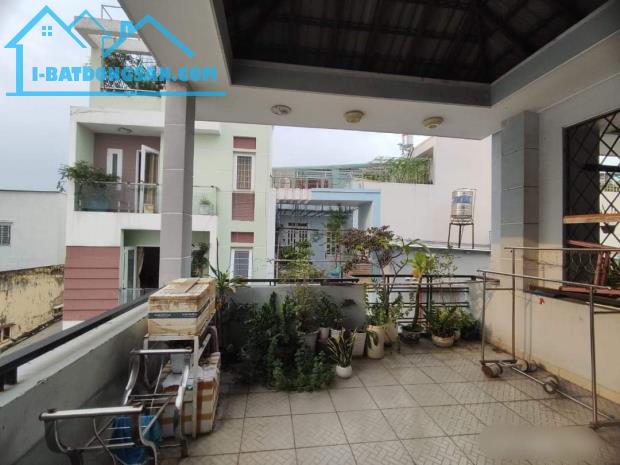 💥💥Cần bán nhà đẹp 3 tầng tại trung tâm Quận 4, khu dân cư hiện hữu, không lo quy hoạch.