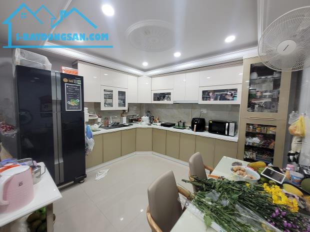 ĐỊNH CƯ Bán Nhà Đẹp 5 Tầng Xe Hơi Thông Lê Văn Sỹ, 45m2, 8.3 Tỷ TL