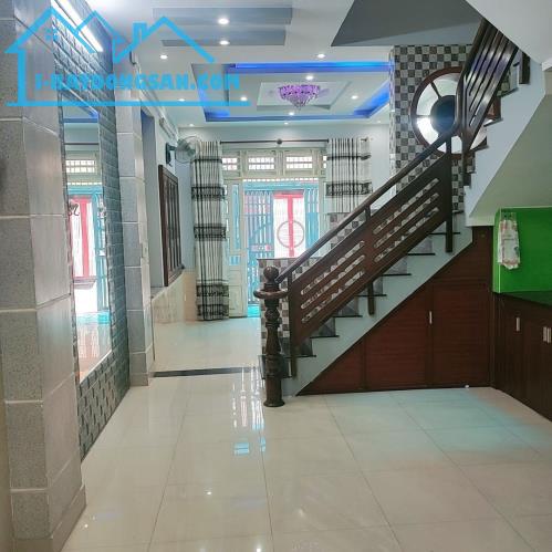BÁN NHÀ -QUANG TRUNG P8 GÒ VẤP, XE HƠI , DT 56M2 (4.2mX13.5m)-  4TẦNG - 4PN KHÉP KÍN SÂN - 1