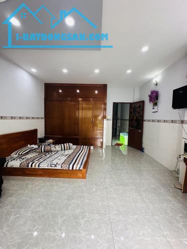 *** BÁN NHÀ QUẬN 5-SỔ ĐẸP CHÍNH CHỦ -70M2-2 Tầng Hẻm 4m thông Nguyễn Biểu- Nguyễn Văn Cừ - 2