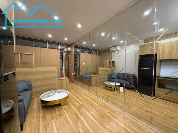 Bán căn hộ tầng 2 Tập Thể Nam Thành Công (20 Láng Hạ) 50m2 ,lô góc ô tô full nội thất