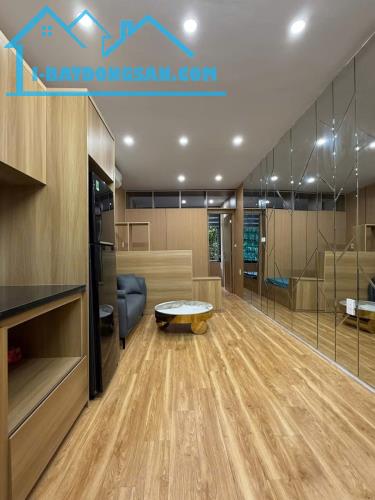 Bán căn hộ tầng 2 Tập Thể Nam Thành Công (20 Láng Hạ) 50m2 ,lô góc ô tô full nội thất - 2