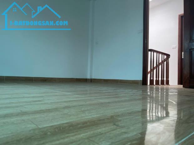 Bán Nhà Ngõ 160 Phố Tây Tựu 42m2 x 4 tầng, ngõ thông rộng, căn góc mặt tiền bề thế với 5 - 2