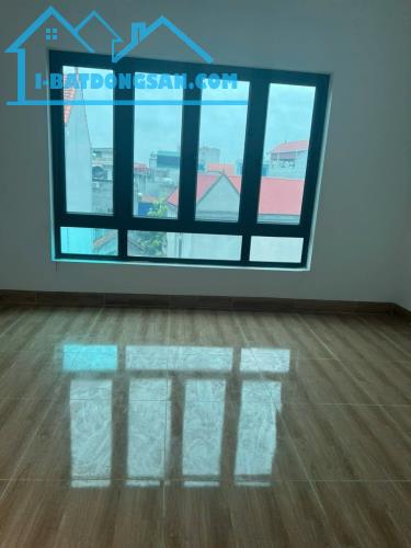 Bán Nhà Ngõ 160 Phố Tây Tựu 42m2 x 4 tầng, ngõ thông rộng, căn góc mặt tiền bề thế với 5