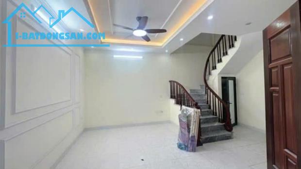 BÁN NHÀ NGỌC THỤY – 5 TẦNG – 2 MẶT THOÁNG – 40m - MT 5M – GIÁ 6.5 TỶ