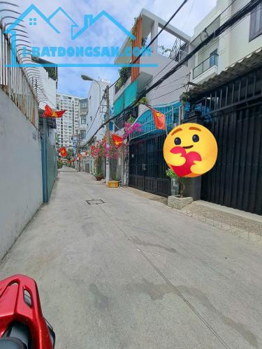 BÁN NHÀ 3 TẦNG – TRẦN XUÂN SOẠN, Q7 – Ô TÔ ĐỖ CỬA – CHỈ NHỈNH 8 TỶ