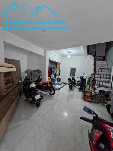 BÁN NHÀ 3 TẦNG – TRẦN XUÂN SOẠN, Q7 – Ô TÔ ĐỖ CỬA – CHỈ NHỈNH 8 TỶ - 3
