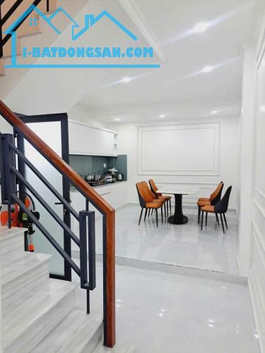 KHU VIP LÊ VĂN QUỚI - HẺM XE HƠI THÔNG - 3 TẦNG KIÊN CỐ - SỔ ĐẸP NỞ HẬU - 60M2 CHỈ HƠN 5TỶ - 4