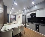 Bán nhà hơn 9 tỷ phố Nguyễn Văn Cừ, Thang máy, Gara, full nội thất, DT: 45m2, Ô tô.