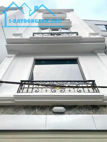 Còn duy nhất 1 căn đẹp số 1 Phụng Châu Chương Mỹ 2.5 tỷ ngay ĐHTDTT 4 tầng.2.5 tỷ.Về ở nga