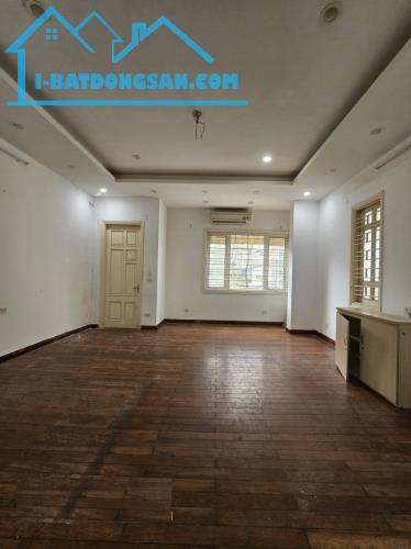 LÔ GÓC NGUYỄN CHÁNH, CẦU GIẤY, Ô TÔ TẢI TRÁNH NHAU THOẢI MÁI, MẶT TIỀN 5,5M, LÀM VĂN