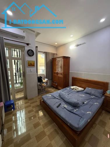 HXH Lạc Long Quân, P.10, Tân Bình, DT: 4 X 12m, Bốn tầng, giá 6 tỷ 9. - 2